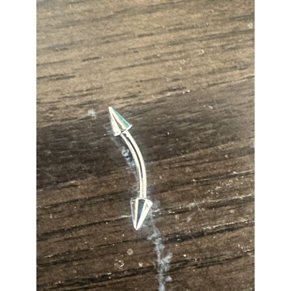 14K Solid White Gold 8 Mm 16 Gauge Spike Cone Curved Barbell Piercing Earring - Picture 4 of 4